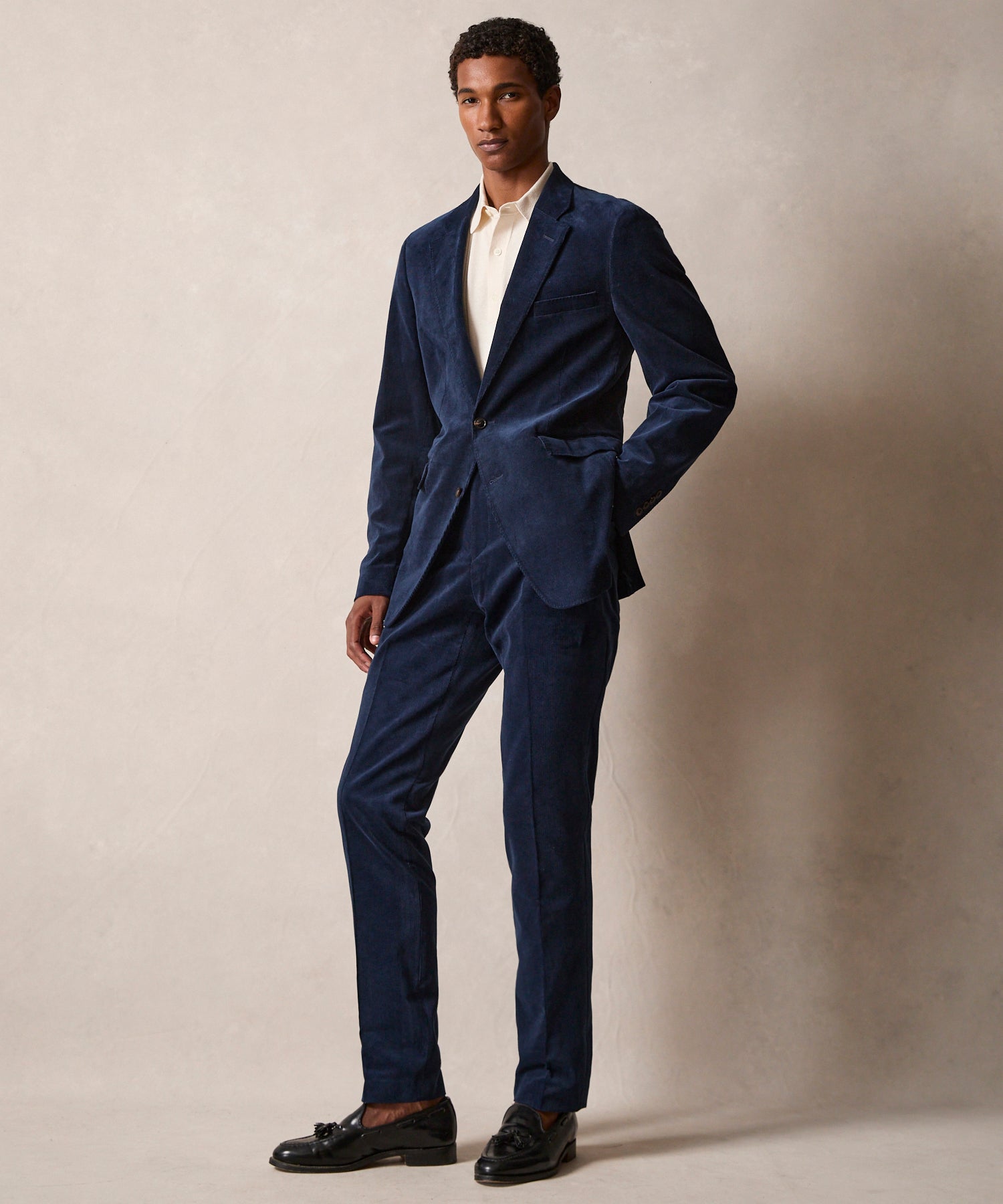 Italian Fine Wale Corduroy Sutton Suit in Navy