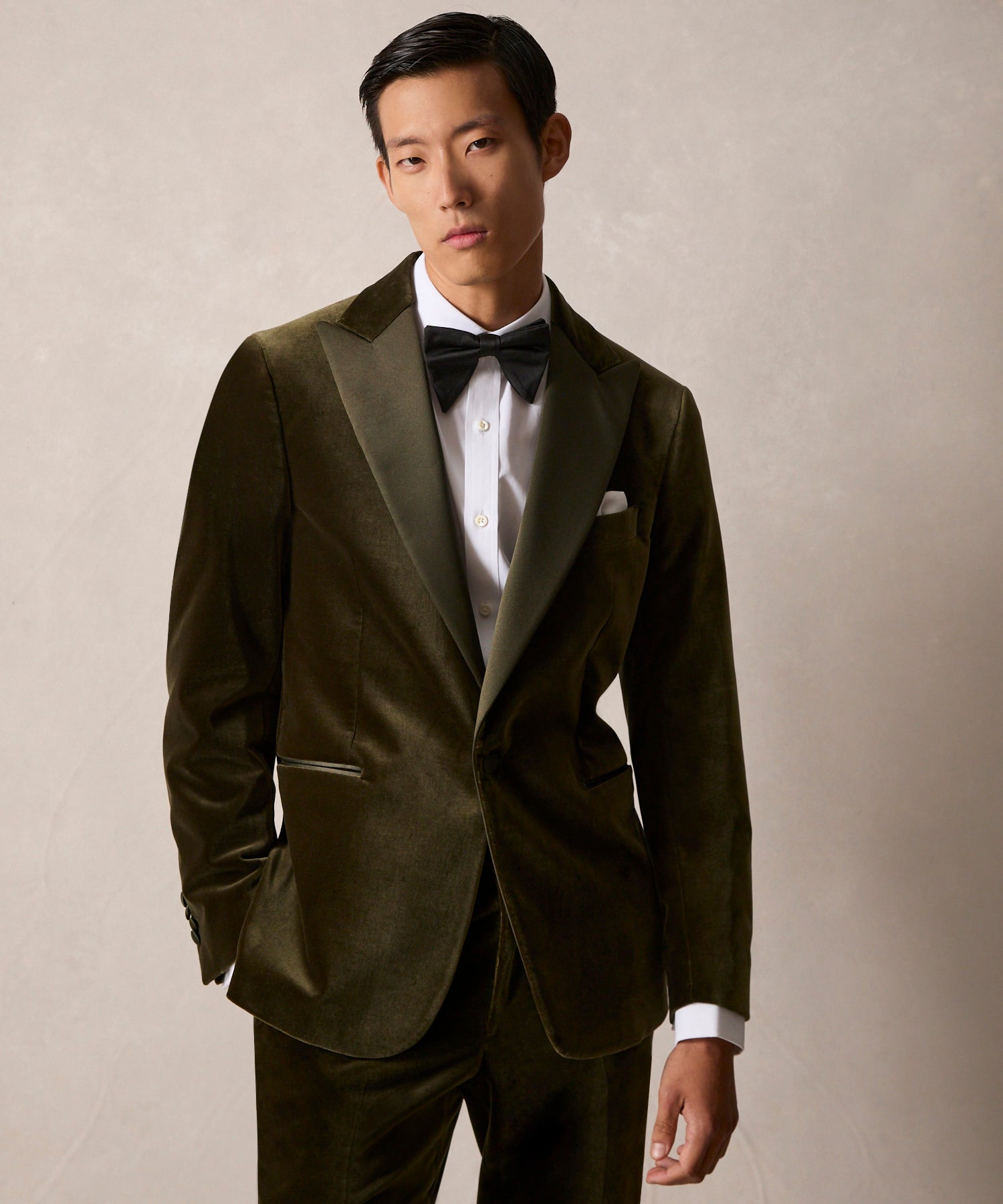 Italian Velvet Peak Lapel Tuxedo Jacket in Olive